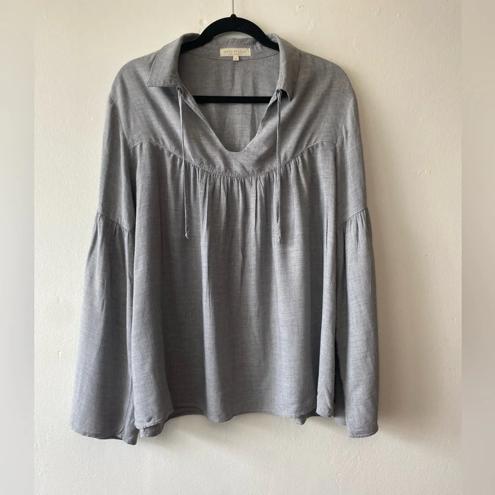 Side Stitch Gray Boho Sleeve Blouse Size M - Picture 2 of 14